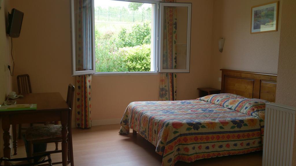 Logis Auberge La Grange De Renaudet Larche  Quarto foto